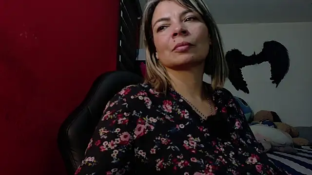 Snapshot of charlotedoll chatting on May 2026 10:51:01 PM charlotedoll online show from May 2026 10:51:01 PM