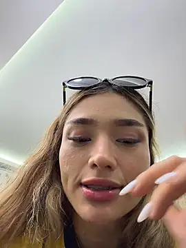 Snapshot of Arianavillada chatting on July 2026 05:13:01 AM Arianavillada online show from July 2026 05:13:01 AM