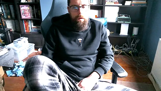 Snapshot of MeSteff chatting on November 2025 08:23:02 AM MeSteff online show from November 2025 08:23:02 AM