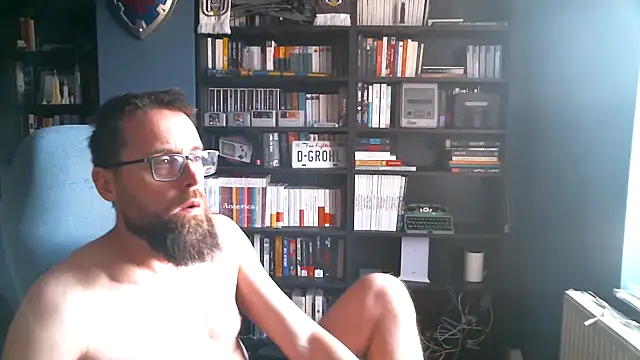 Snapshot of MeSteff chatting on March 2026 07:46:01 AM MeSteff online show from March 2026 07:46:01 AM