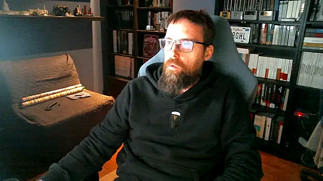 Snapshot of MeSteff chatting on April 2026 07:10:01 PM MeSteff online show from April 2026 07:10:01 PM