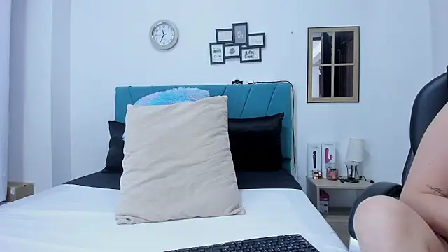 kamila lopez online show from February 2026 07:28:02 PM