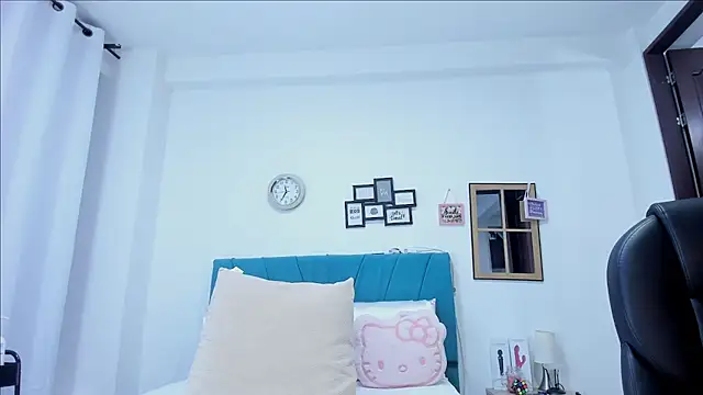 kamila lopez online show from March 2026 10:45:01 PM