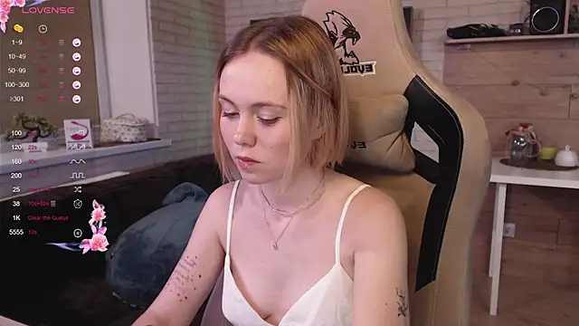 lucy mirror online show from September 2025 09:03:02 PM