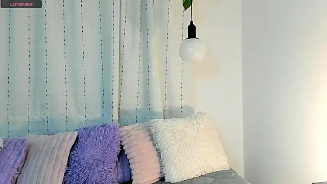 Snapshot of veronicaxx69 chatting on March 2025 03:18:02 AM veronicaxx69 online show from March 2025 03:18:02 AM