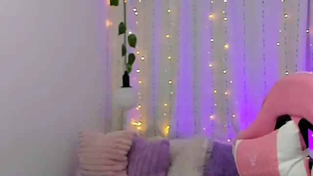 Snapshot of veronicaxx69 chatting on March 2025 04:01:01 AM veronicaxx69 online show from March 2025 04:01:01 AM