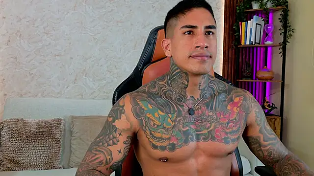 Snapshot of AdanReilly chatting on May 2026 11:13:02 PM AdanReilly online show from May 2026 11:13:02 PM