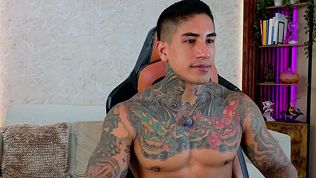 Snapshot of AdanReilly chatting on May 2026 04:15:01 PM AdanReilly online show from May 2026 04:15:01 PM
