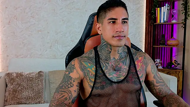 Snapshot of AdanReilly chatting on June 2026 09:09:01 PM AdanReilly online show from June 2026 09:09:01 PM