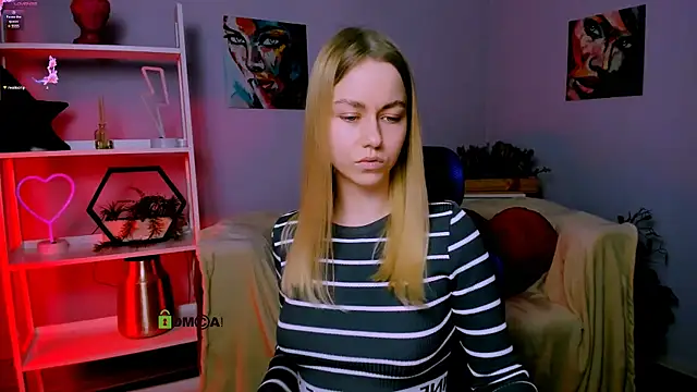 Snapshot of scarlet_mooore chatting on March 2025 08:32:01 PM scarlet mooore online show from March 2025 08:32:01 PM