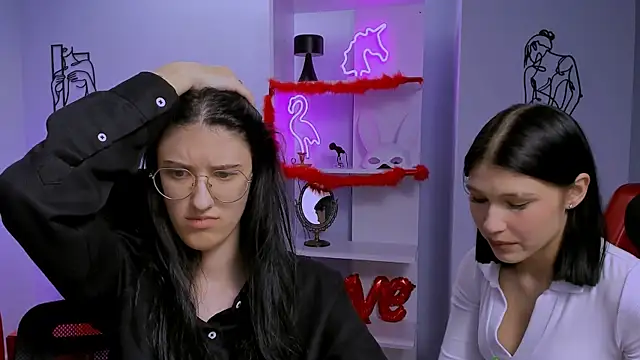 Snapshot of scarlet_mooore chatting on March 2025 11:27:01 PM scarlet mooore online show from March 2025 11:27:01 PM