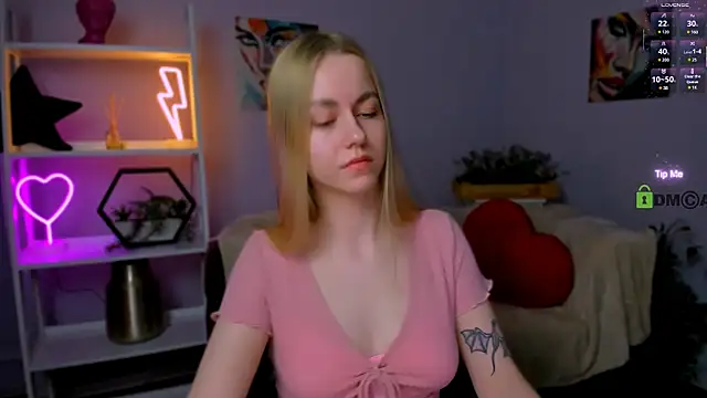 Snapshot of scarlet_mooore chatting on March 2025 08:30:01 PM scarlet mooore online show from March 2025 08:30:01 PM