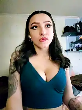 Snapshot of Paudelatorre chatting on April 2026 10:23:01 PM Paudelatorre online show from April 2026 10:23:01 PM