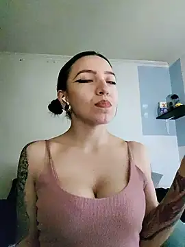 Snapshot of Paudelatorre chatting on July 2026 10:28:02 PM Paudelatorre online show from July 2026 10:28:02 PM