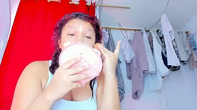 Emily Coper18 online show from November 2025 01:22:02 PM