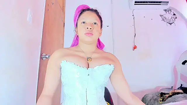 Emily Coper18 online show from March 2026 01:51:01 PM