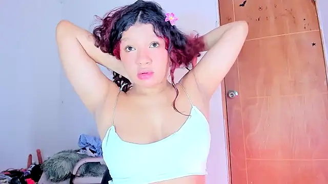 Snapshot of Emily_Coper18 chatting on May 2026 02:02:01 PM Emily Coper18 online show from May 2026 02:02:01 PM