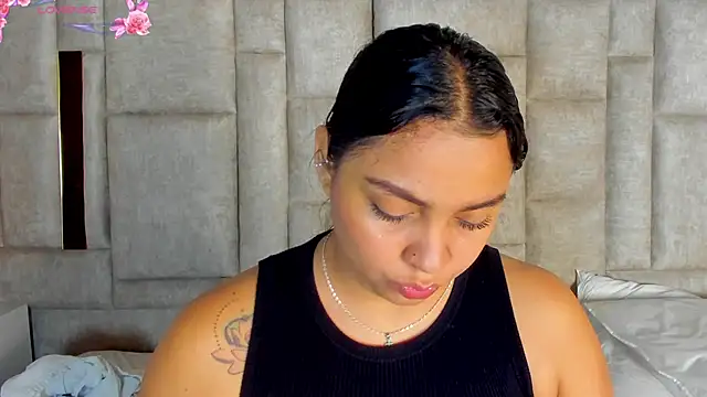 Snapshot of Abril_Gomez06 chatting on April 2026 07:44:01 AM Abril Gomez06 online show from April 2026 07:44:01 AM