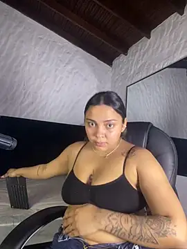Snapshot of Abril_Gomez06 chatting on April 2026 06:03:02 PM Abril Gomez06 online show from April 2026 06:03:02 PM