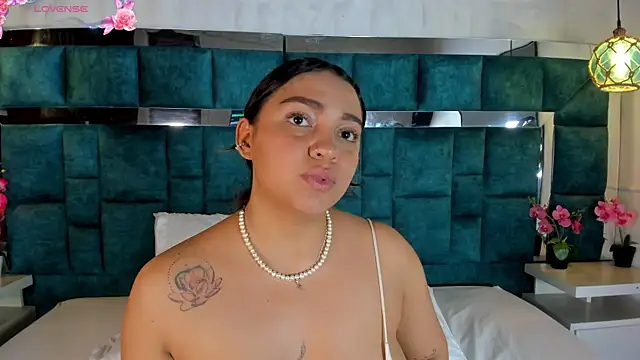 Snapshot of Abril_Gomez06 chatting on May 2026 08:05:01 PM Abril Gomez06 online show from May 2026 08:05:01 PM