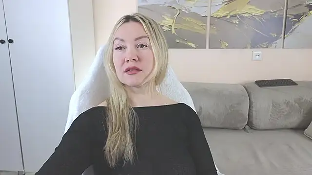 ElleCherry online show from February 2026 01:12:02 PM