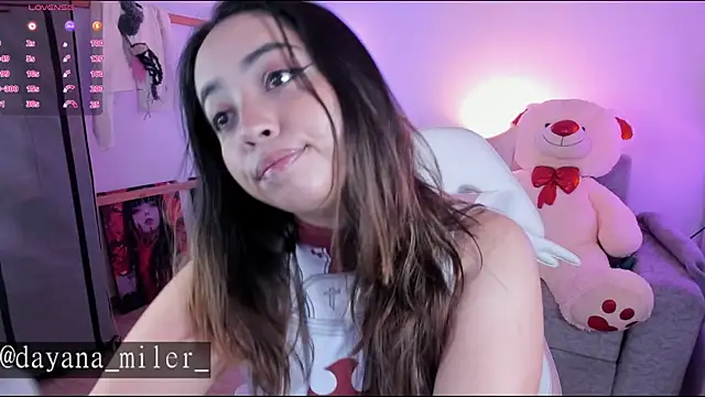 Snapshot of _dayana_miler chatting on May 2026 05:08:01 PM dayana miler online show from May 2026 05:08:01 PM