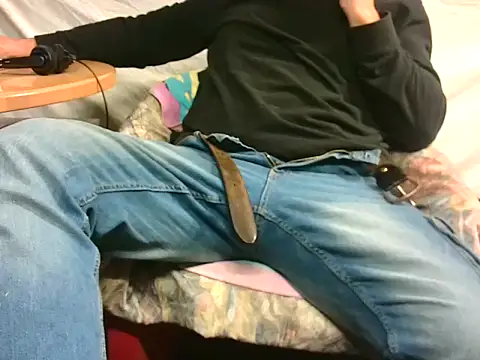 Snapshot of Giulio35_Pika chatting on November 2025 04:06:02 PM Giulio35 Pika online show from November 2025 04:06:02 PM