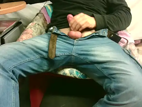 Snapshot of Giulio35_Pika chatting on November 2025 06:13:01 AM Giulio35 Pika online show from November 2025 06:13:01 AM