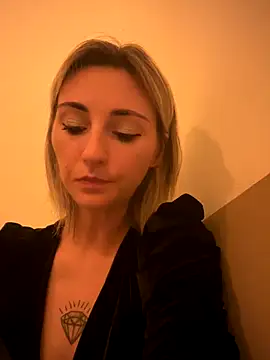 sexy blondie92 online show from October 2025 08:14:02 PM