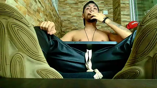 Snapshot of AndrewBanner chatting on January 2025 05:02:02 AM AndrewBanner online show from January 2025 05:02:02 AM