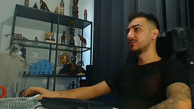 Snapshot of AndrewBanner chatting on February 2025 05:54:02 AM AndrewBanner online show from February 2025 05:54:02 AM