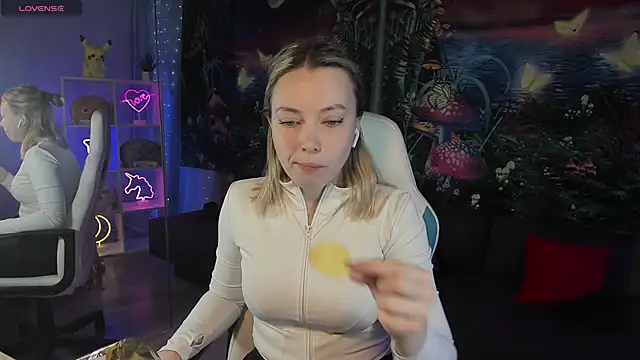 TiffanyBatson online show from December 2024 11:01:01 AM