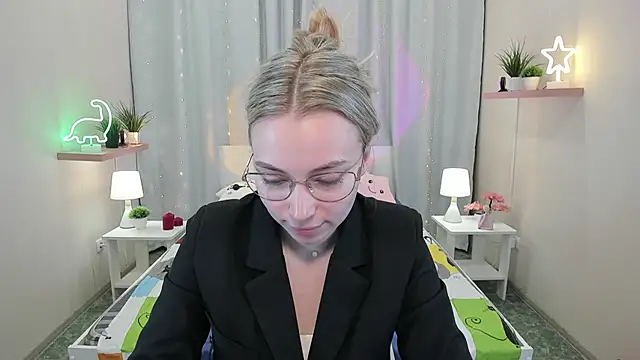 TiffanyBatson online show from March 2025 08:08:01 AM