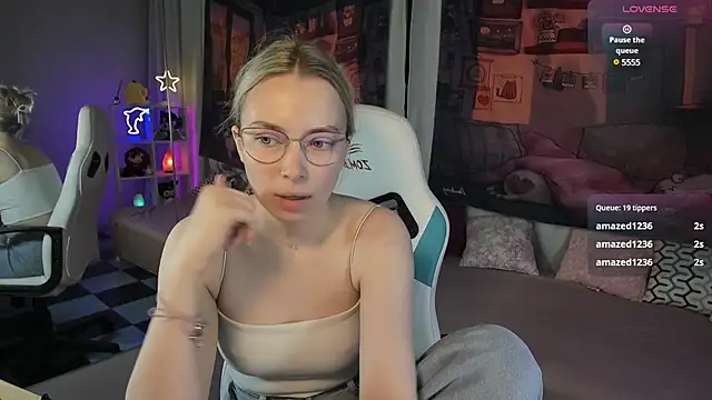 TiffanyBatson online show from March 2025 07:31:02 AM