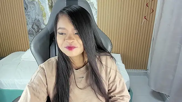 Lili 16 online show from November 2025 11:09:01 AM