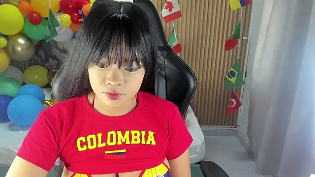 Snapshot of Lili_16 chatting on June 2026 11:13:01 AM Lili 16 online show from June 2026 11:13:01 AM