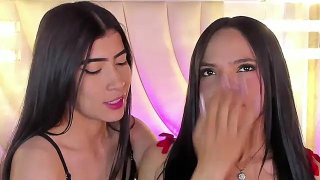 siara and zoe online show from June 2026 10:59:02 PM