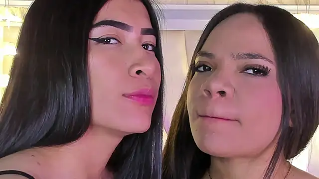siara and zoe online show from July 2026 11:18:02 PM
