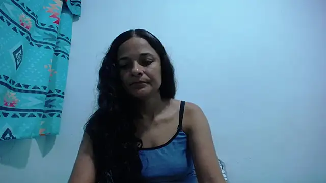 Snapshot of GiveLove1 chatting on January 2025 05:52:01 AM GiveLove1 online show from January 2025 05:52:01 AM