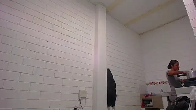 Snapshot of GiveLove1 chatting on February 2025 10:42:02 PM GiveLove1 online show from February 2025 10:42:02 PM