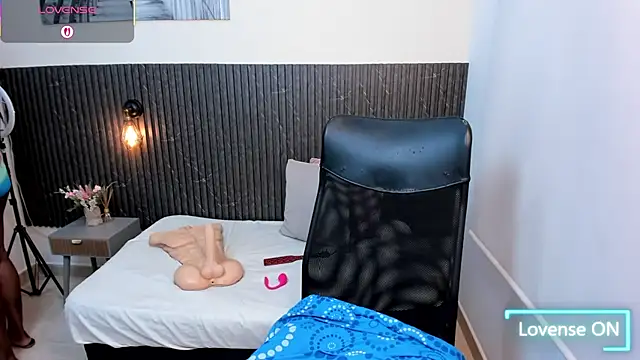 chanel brunette online show from January 2026 06:20:01 PM