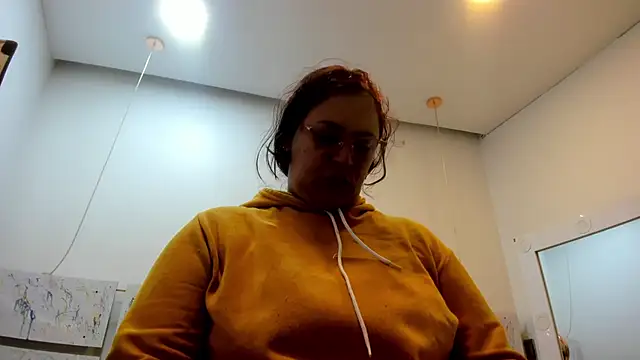 Snapshot of Biiancacox chatting on February 2026 03:03:01 AM Biiancacox online show from February 2026 03:03:01 AM