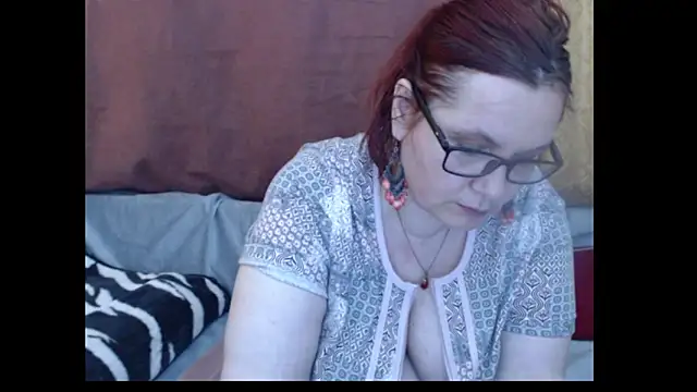 Snapshot of PlayfullMature chatting on May 2026 12:34:02 PM PlayfullMature online show from May 2026 12:34:02 PM