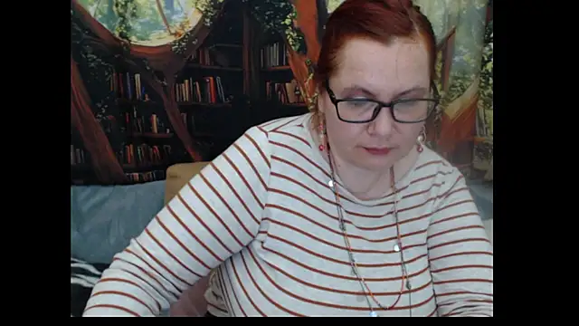 Snapshot of PlayfullMature chatting on May 2026 10:48:01 PM PlayfullMature online show from May 2026 10:48:01 PM