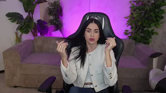 Tina Breeze online show from September 2025 07:01:02 AM