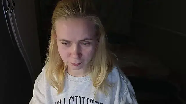 Snapshot of Riley_Roo chatting on February 2026 05:11:01 PM Riley Roo online show from February 2026 05:11:01 PM