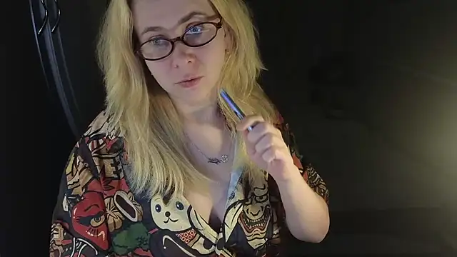 Snapshot of Riley_Roo chatting on March 2026 05:19:02 PM Riley Roo online show from March 2026 05:19:02 PM