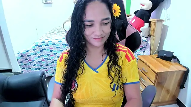 Snapshot of rayza_mature_154 chatting on June 2026 06:33:02 PM rayza mature 154 online show from June 2026 06:33:02 PM