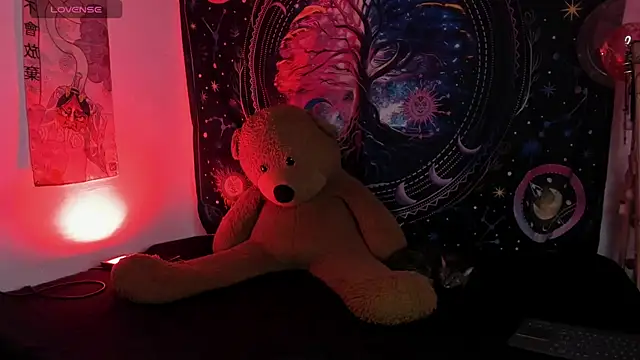 Snapshot of Elena-Rosse chatting on October 2025 11:18:02 PM Elena-Rosse online show from October 2025 11:18:02 PM