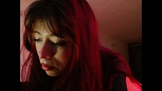 Snapshot of SuzzyyM chatting on May 2026 11:44:02 PM SuzzyyM online show from May 2026 11:44:02 PM